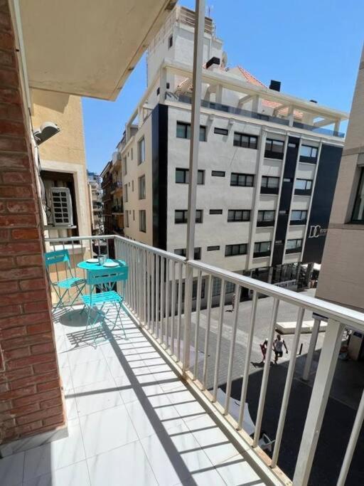 ベニドルムApartamento Centrico Y En Primera Linea De Playaアパートメント エクステリア 写真